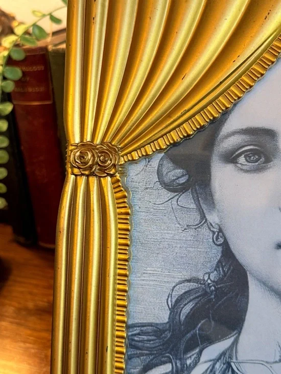 Vintage Gold Curtain-Style Decorative Picture Frame 8 X 10 - Picture 5 of 13